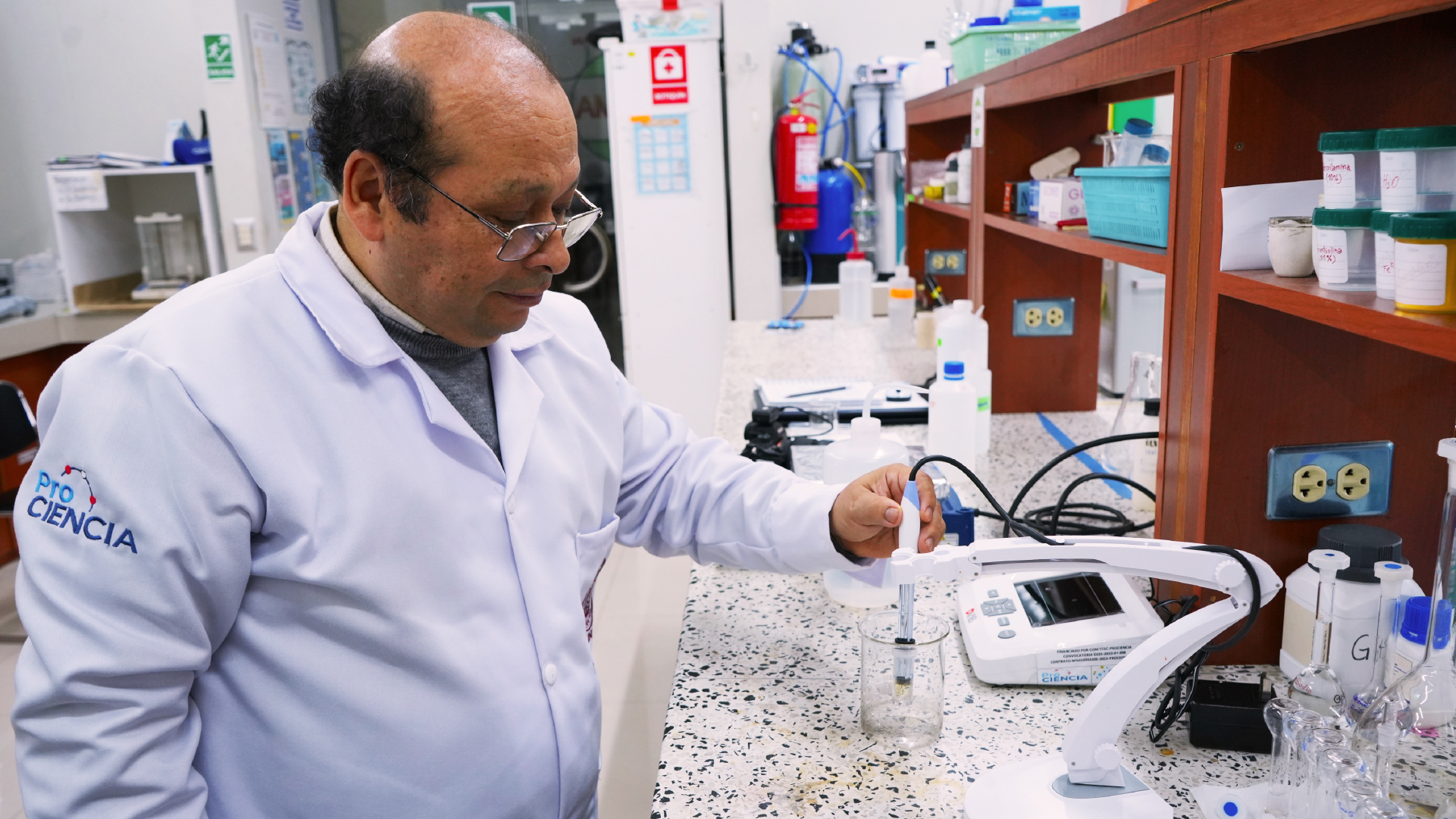 Investigadores de la UNI transforman contaminantes de aguas agrícolas en fertilizantes